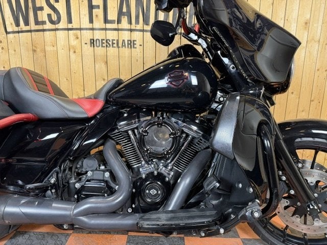 Harley-Davidson Street Glide, 1745 cm³, Occasion, Customerservices@harley‑davidson.com, 3700 West Juneau Avenue
WI 53208  Milwaukee, US