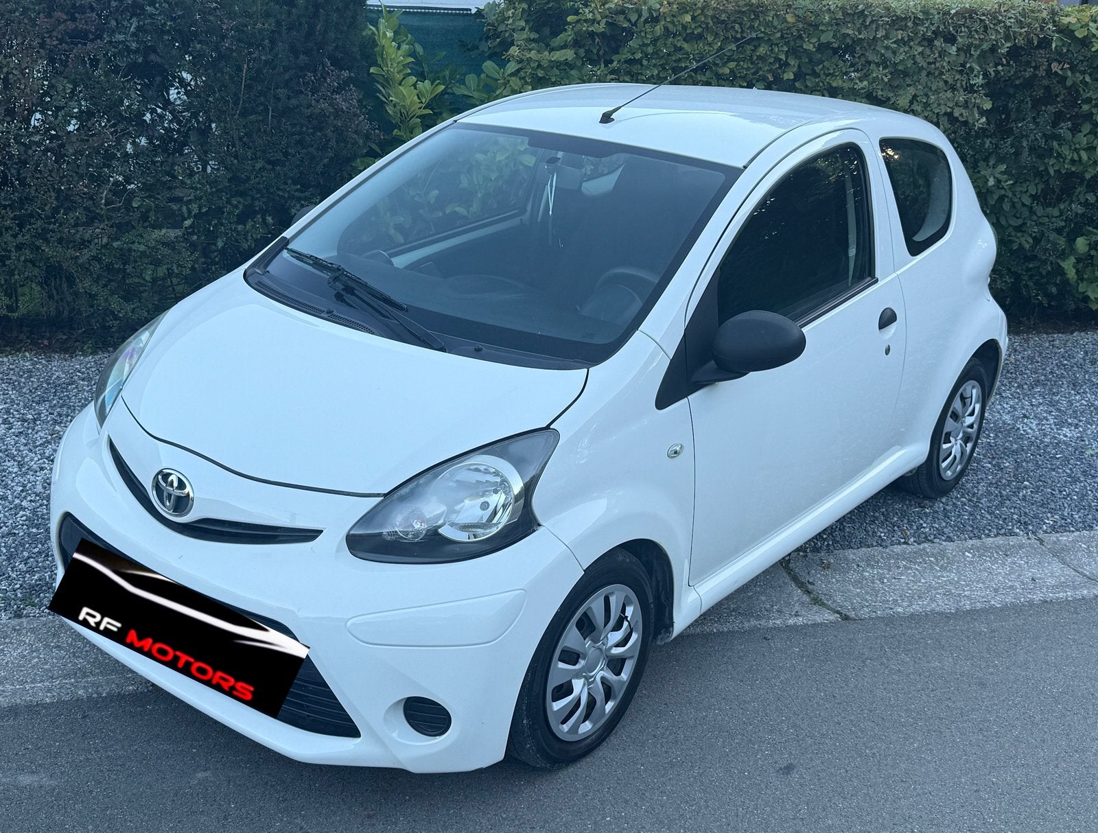 🔥TOYOTA AYGO 1.0 ESSENCE / 2014/89.981 KM /GARANTIE, Autos, Achat, Boîte manuelle, Noir, 5 places