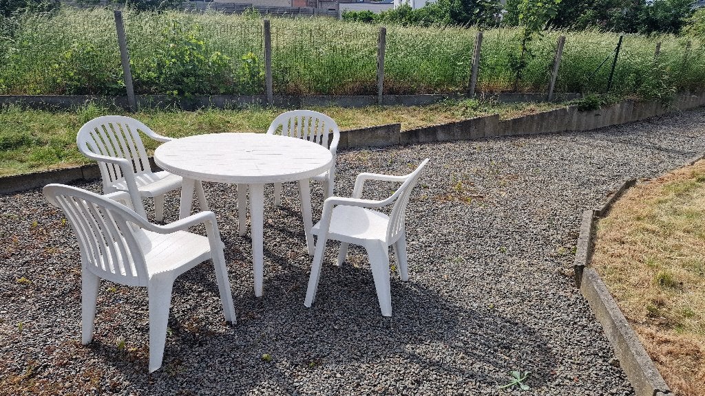 Set de jardin en plastique blanc (table + 4 chaises), Jardin & Terrasse, Ensembles de jardin, Enlèvement, Salons de jardin