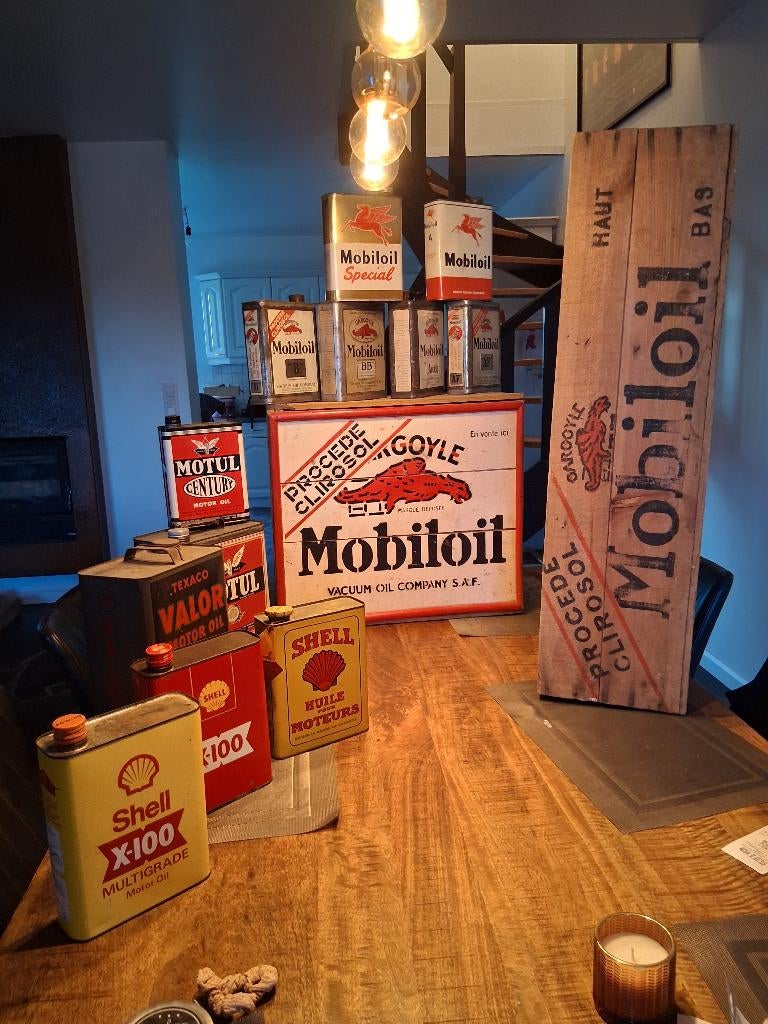 Mobiloil,shell,motul,texaco bidon et caisses, Divers, Enlèvement