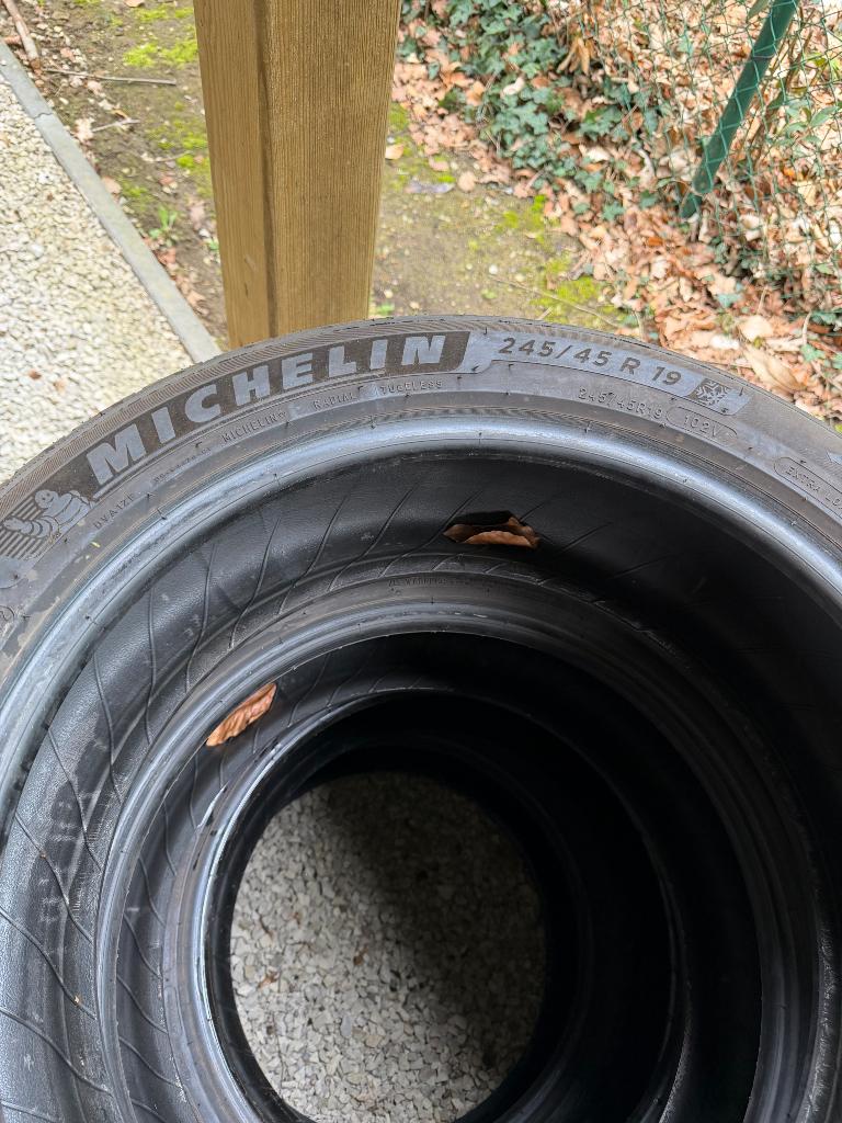 Pneus hiver 245/45 R19, Auto-onderdelen, Banden en Velgen, Winterbanden, Band(en), Personenwagen, Ophalen