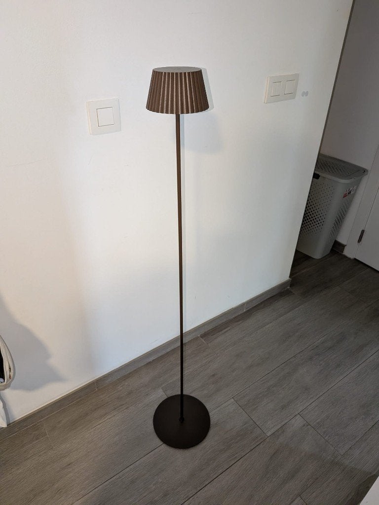 Draadloze LED design vloerlamp Mmoods – Oplaadbaar, Ophalen, Kunststof, 100 tot 150 cm, Design