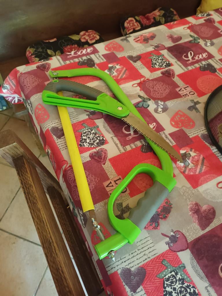 outils scies deux pièces neuf cause double emploi, Enlèvement, Neuf