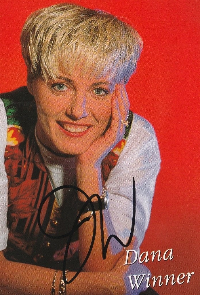 Dana Winner - foto met handtekening - 1994, Verzamelen, Ophalen of Verzenden, Zo goed als nieuw, Foto of Kaart, Gesigneerd