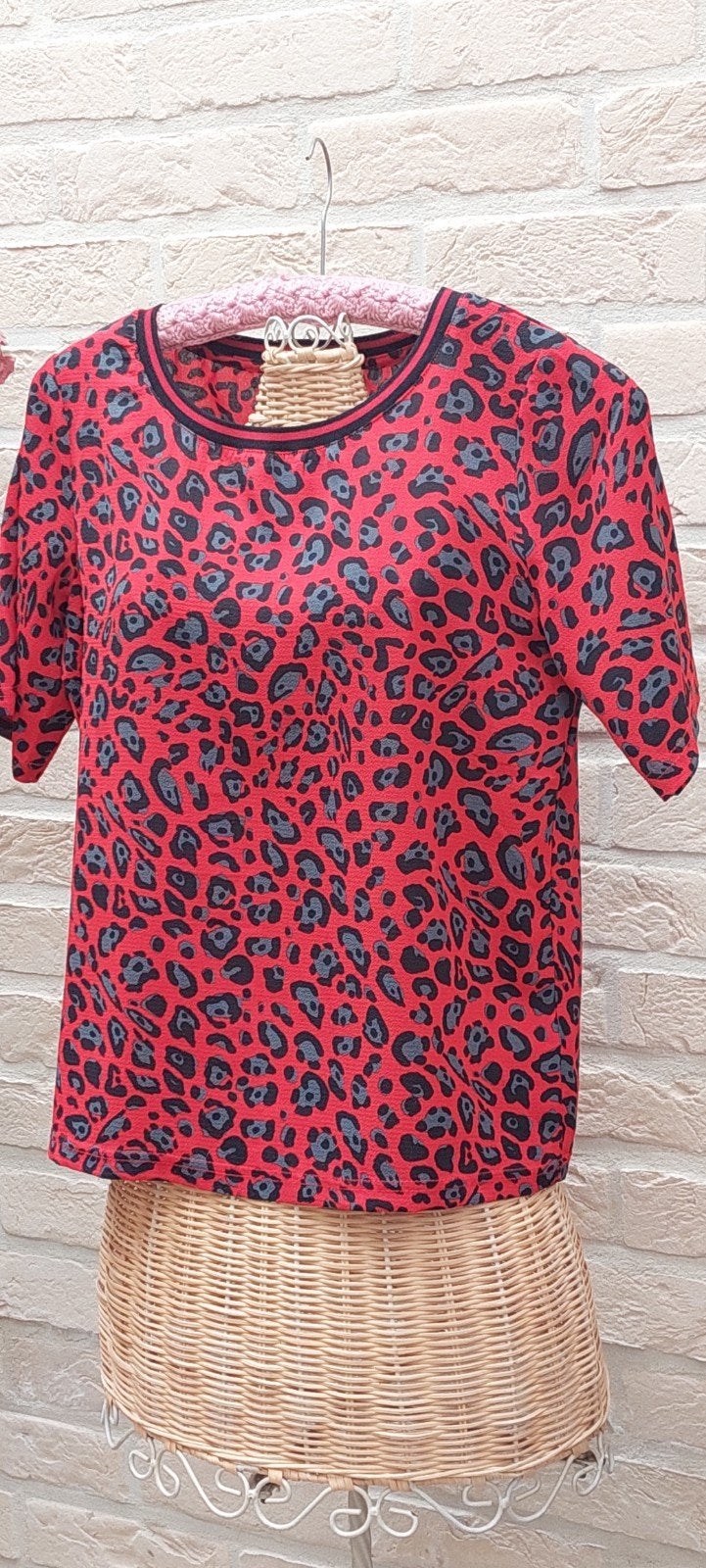 bloesje maat xs/s 48cm van oksel tot oksel madnes, Madness, Enlèvement ou Envoi, Taille 36 (S), Rouge