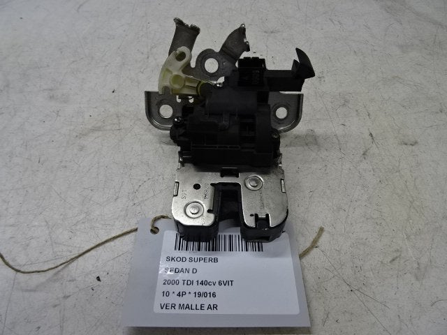SERRURE COFFRE Skoda Superb (3TAA) (01-2008/05-2015), Autos : Pièces & Accessoires, Utilisé, Skoda, Haillon arrière