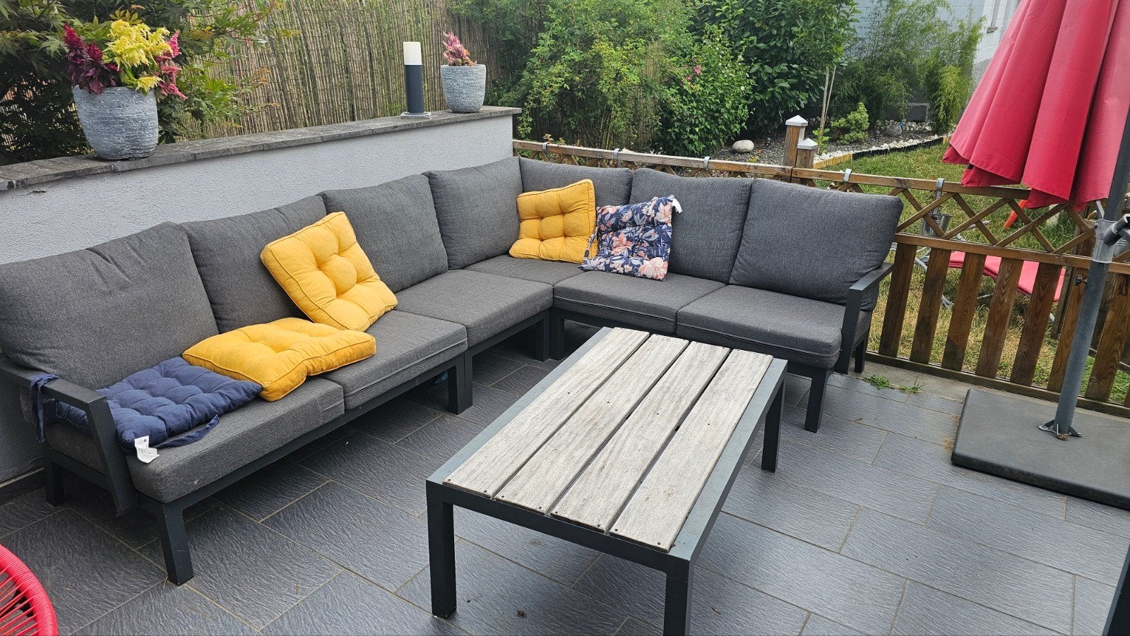 Canapé de jardin en angle en alu avec cousin pour 6 personne, Table d'appoint, Salons de jardin, Aluminium, Utilisé