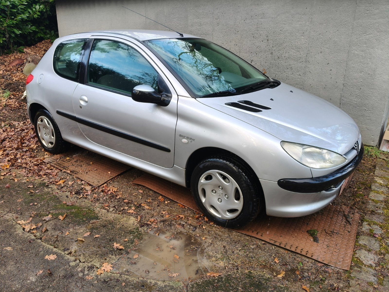 Peugeot 206 1.100cc benzine 88000km 1e prop