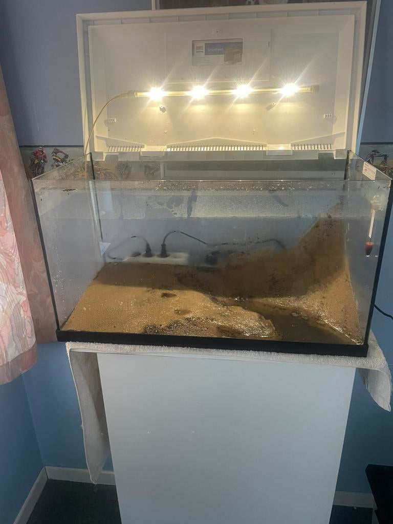 Asuarium 60 cm, Ophalen, Verwarming, Zo goed als nieuw, Leeg aquarium
