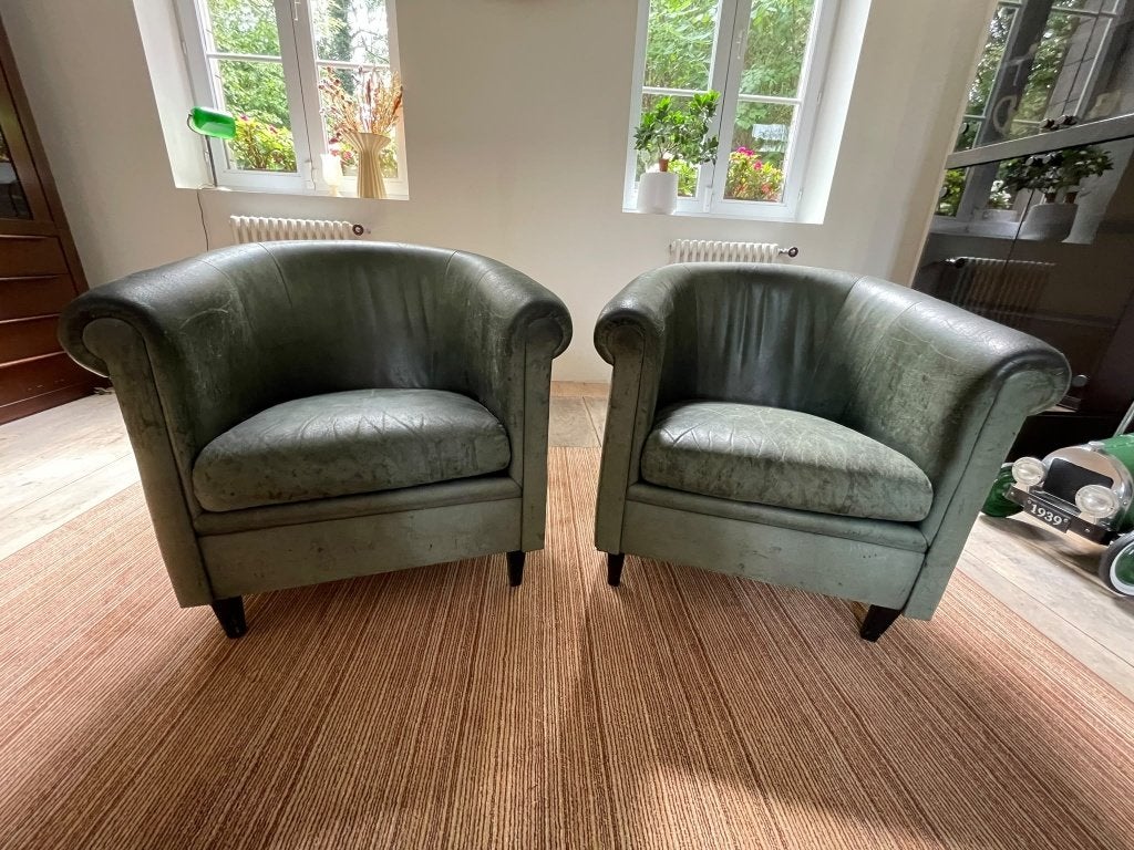 Clubzetels in groen leder, Ophalen