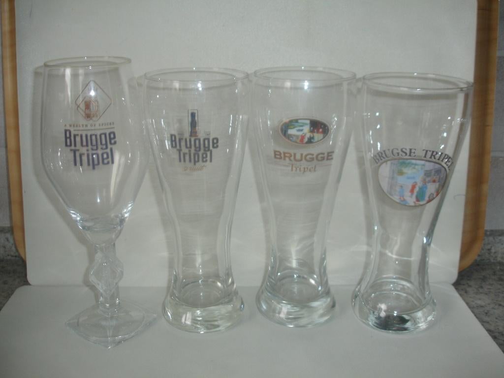 Bierglazen Brugge Tripel en Brugse Tripel, 33cl, Collections, Marques de bière, Comme neuf, Verre ou Verres, Autres marques, Enlèvement ou Envoi