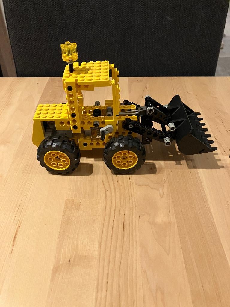 Lego Technics 8828 gele frontlader, Compleet, Gebruikt, Lego, Ophalen of Verzenden
