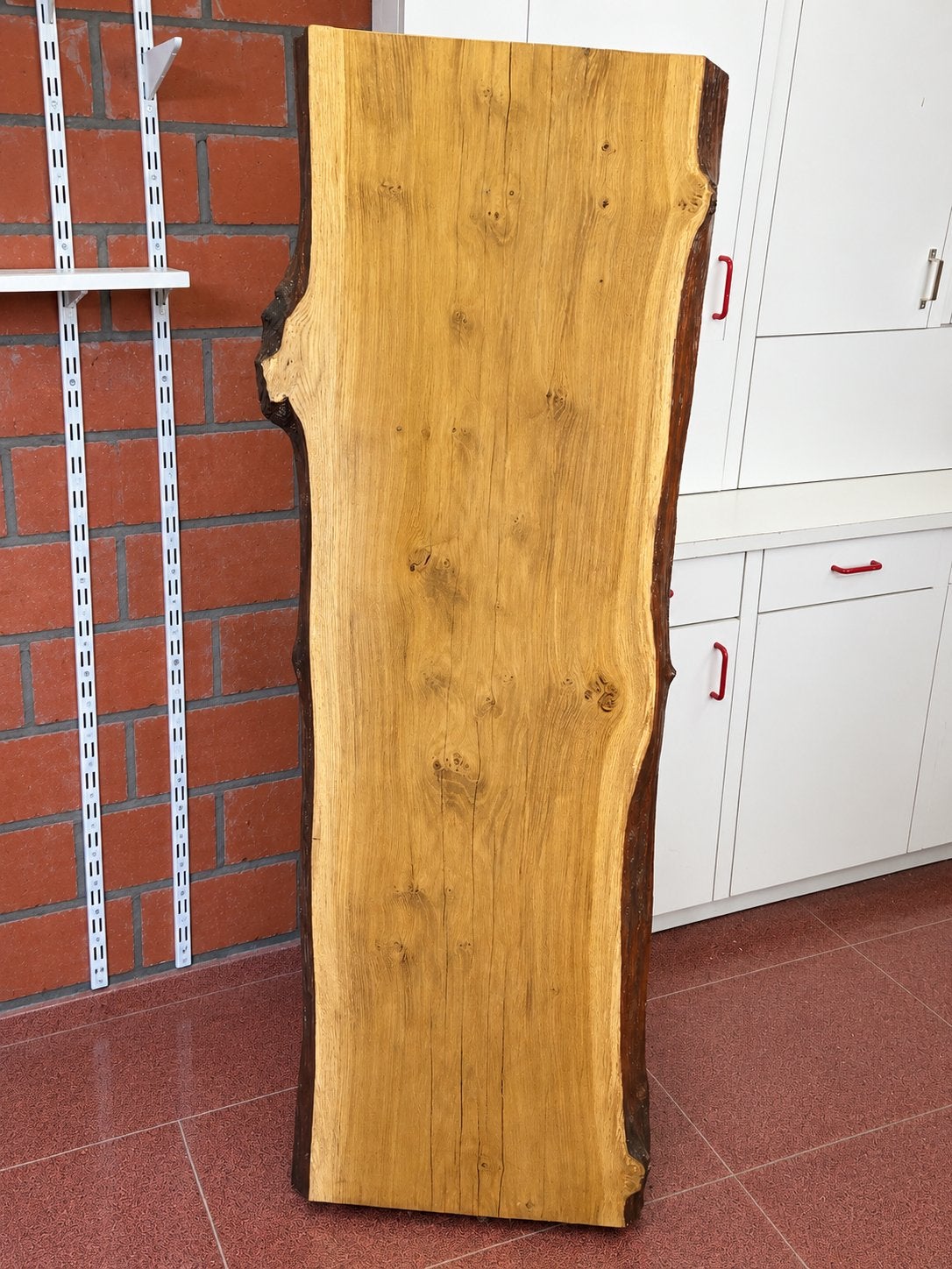 Massief eiken tafelblad  met natuurlijke boomstam rand, Doe-het-zelf en Bouw, Ophalen, Zo goed als nieuw, Eiken