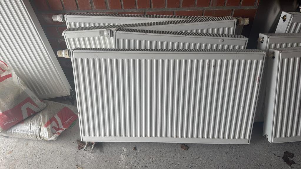 8x Radiator Van Marke met thermostatische kranen, Ophalen, Zo goed als nieuw, Radiator