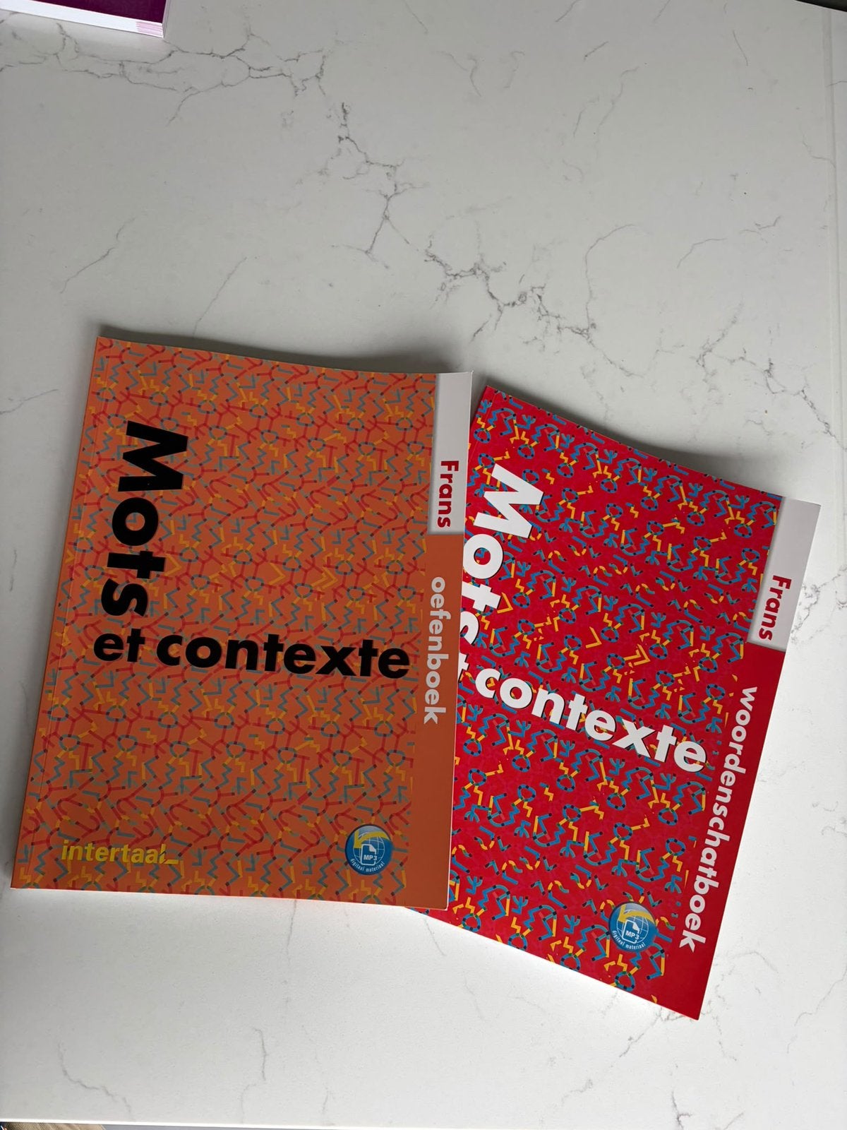 Mots et contexte - Woordenschatboek en oefenboek, Boeken, Ophalen of Verzenden, Zo goed als nieuw