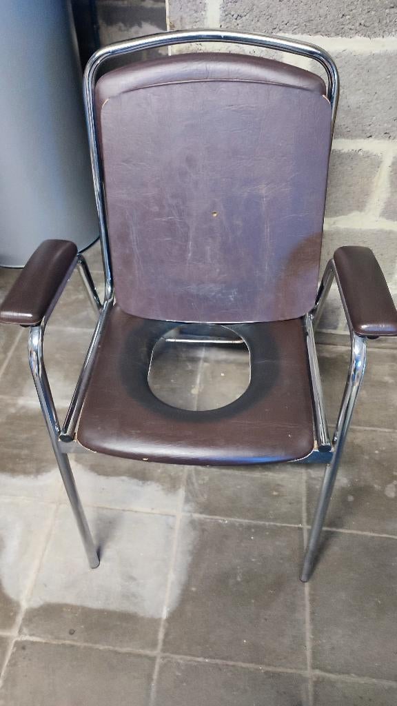 Chaise percée, Divers, Enlèvement, Utilisé