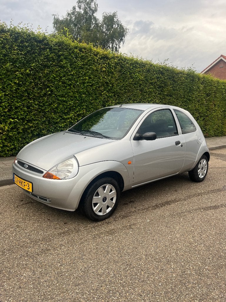 Ford Ka, Voorwielaandrijving, Stof, 4 cilinders, Ka