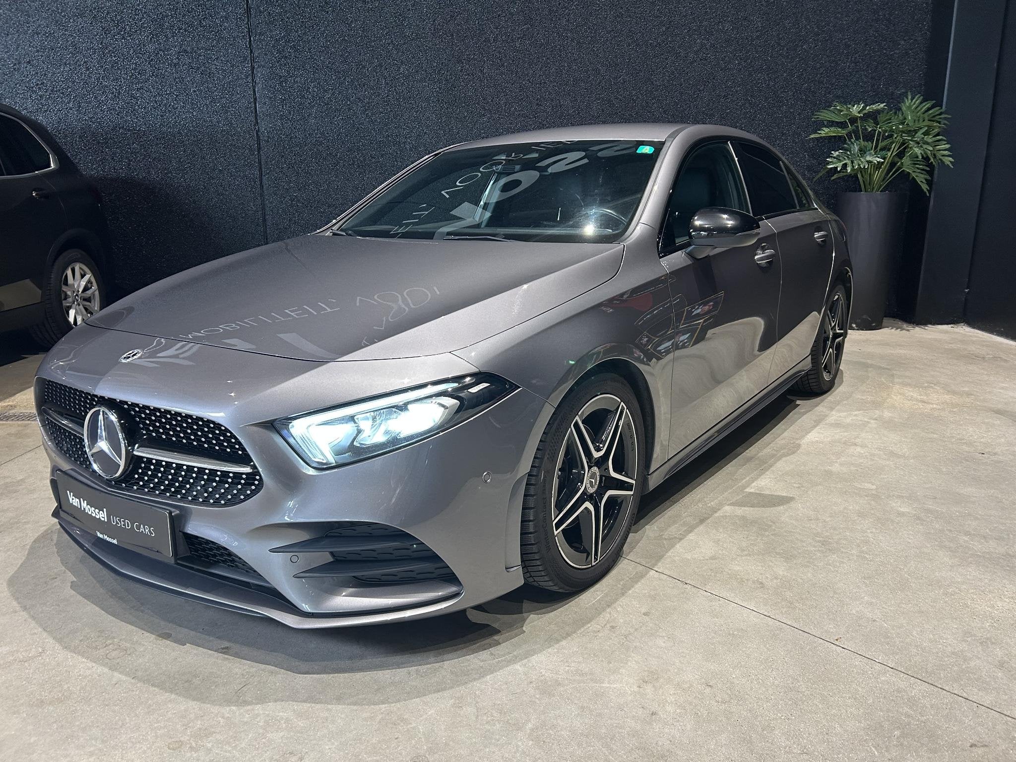 Mercedes-Benz A-Klasse A 180 d Business Line AMG Line | LED, 745 kg, Gebruikt, 4 cilinders, Start-stop-systeem