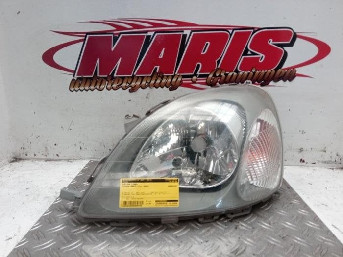 Phare gauche d'un Toyota Yaris, -, -, 3 mois de garantie, Toyota