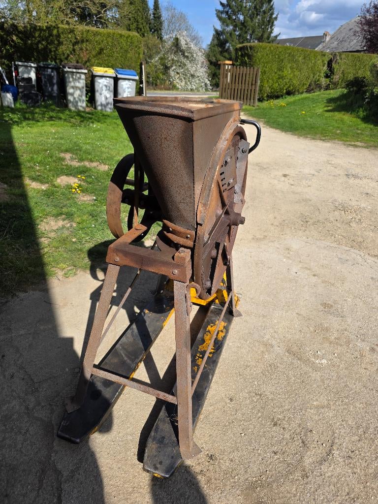 outil ancien décoration jardin ou fermette, Enlèvement, Utilisé