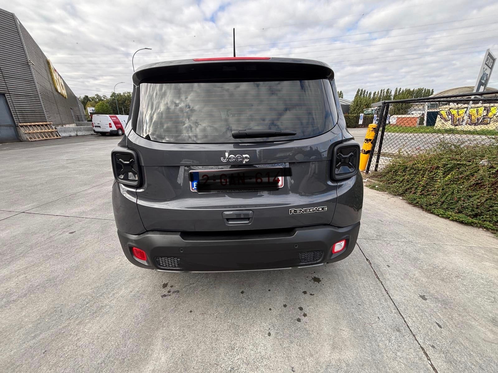 Jeep Renegade 2023 - 120ch - comme neuve, Auto's, Handgeschakeld, Grijs, Particulier, Te koop