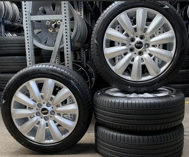 Set 18 inch Mini F60 Countryman Spoke 533 + TPMS sensoren, Auto-onderdelen, Ophalen, 18 inch, Gebruikt, Band(en)