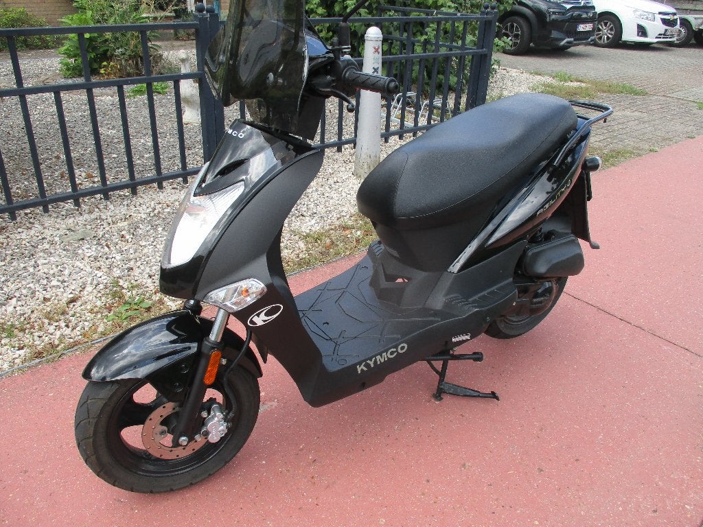 kymco scooter A klasse  zwart  bouwjaar 2021, Ophalen, Klasse A (25 km/u), Zo goed als nieuw, 50 cc