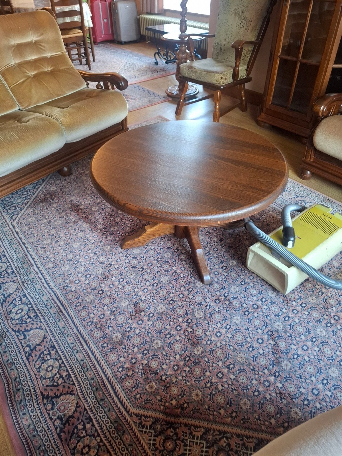 ronde salon tafel, Enlèvement