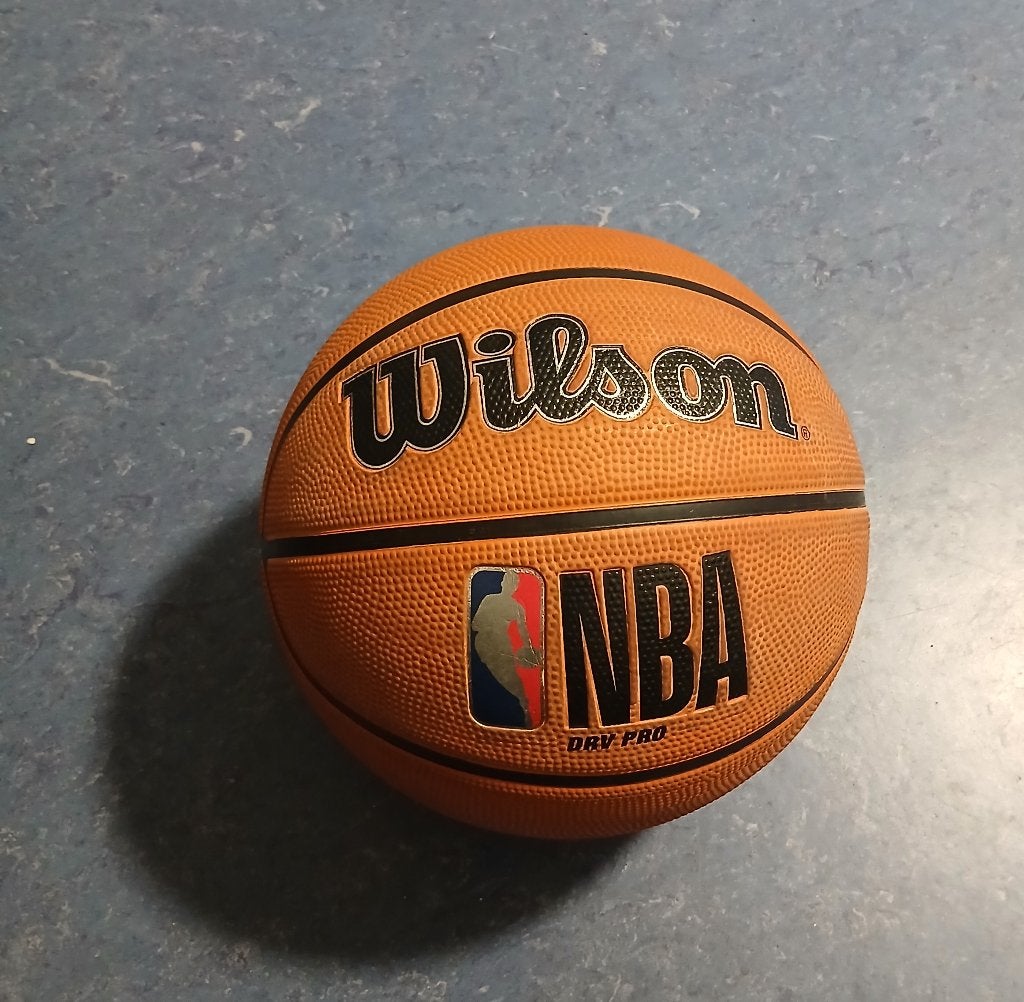Basket-ball, Enlèvement ou Envoi, Comme neuf, Ballon