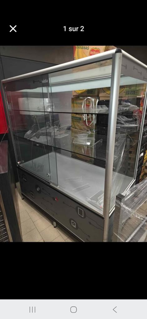 Vitrine pour magasin j'en est 24 en stock, Articles professionnels, Aménagement de Bureau & Magasin | Ordinateurs & Informatique