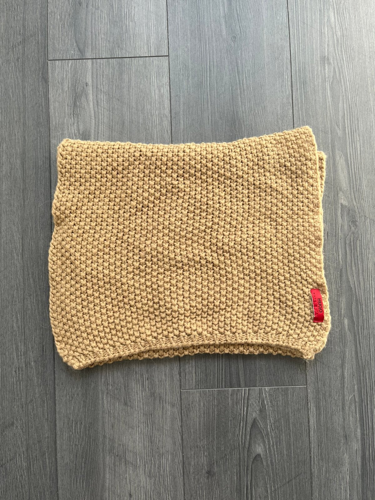 Écharpe douce en laine véritable Hugo boss, Enlèvement ou Envoi, Comme neuf