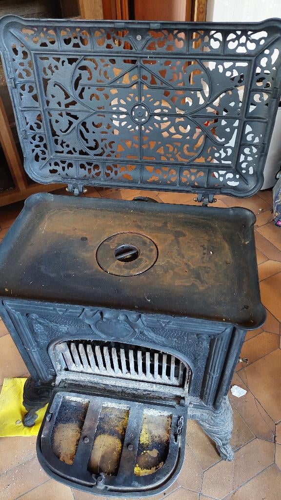 Ancien poêle a bois en fonte, Maison & Meubles, Poêles, Enlèvement, Utilisé, Bois, Poêle à bois
