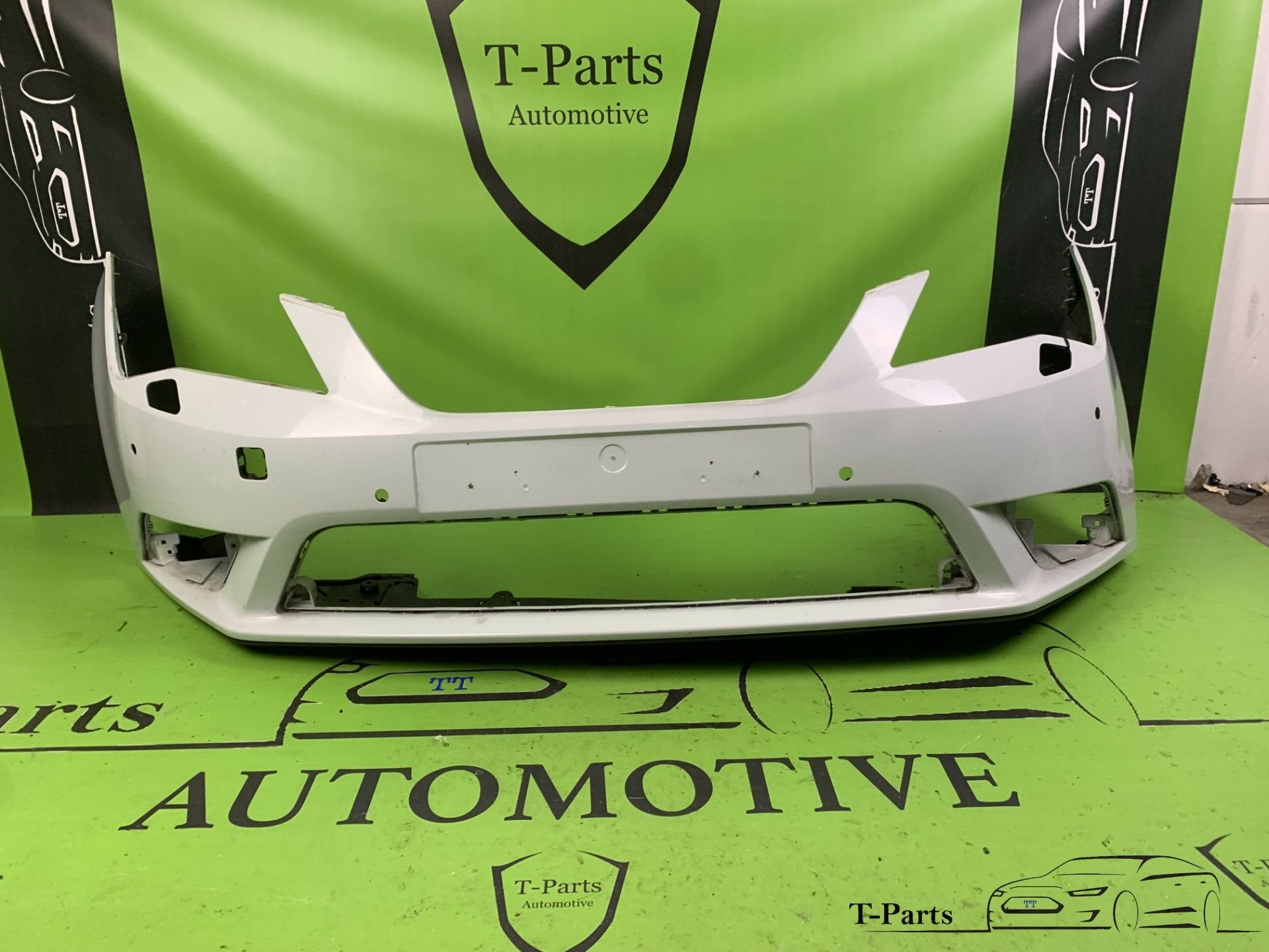 seat leon voorbumper bumper 4x pdc, Info@fabrikant.eu, Bumper, Seat, Fabrikantstraat 1
1000 AA  Amsterdam