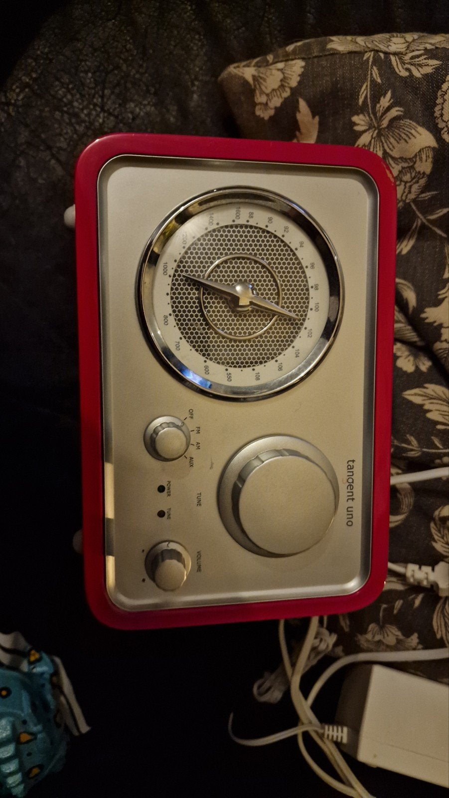 Tangent Uno retro tafelradio AM/FM – rood, Ophalen of Verzenden, Radio