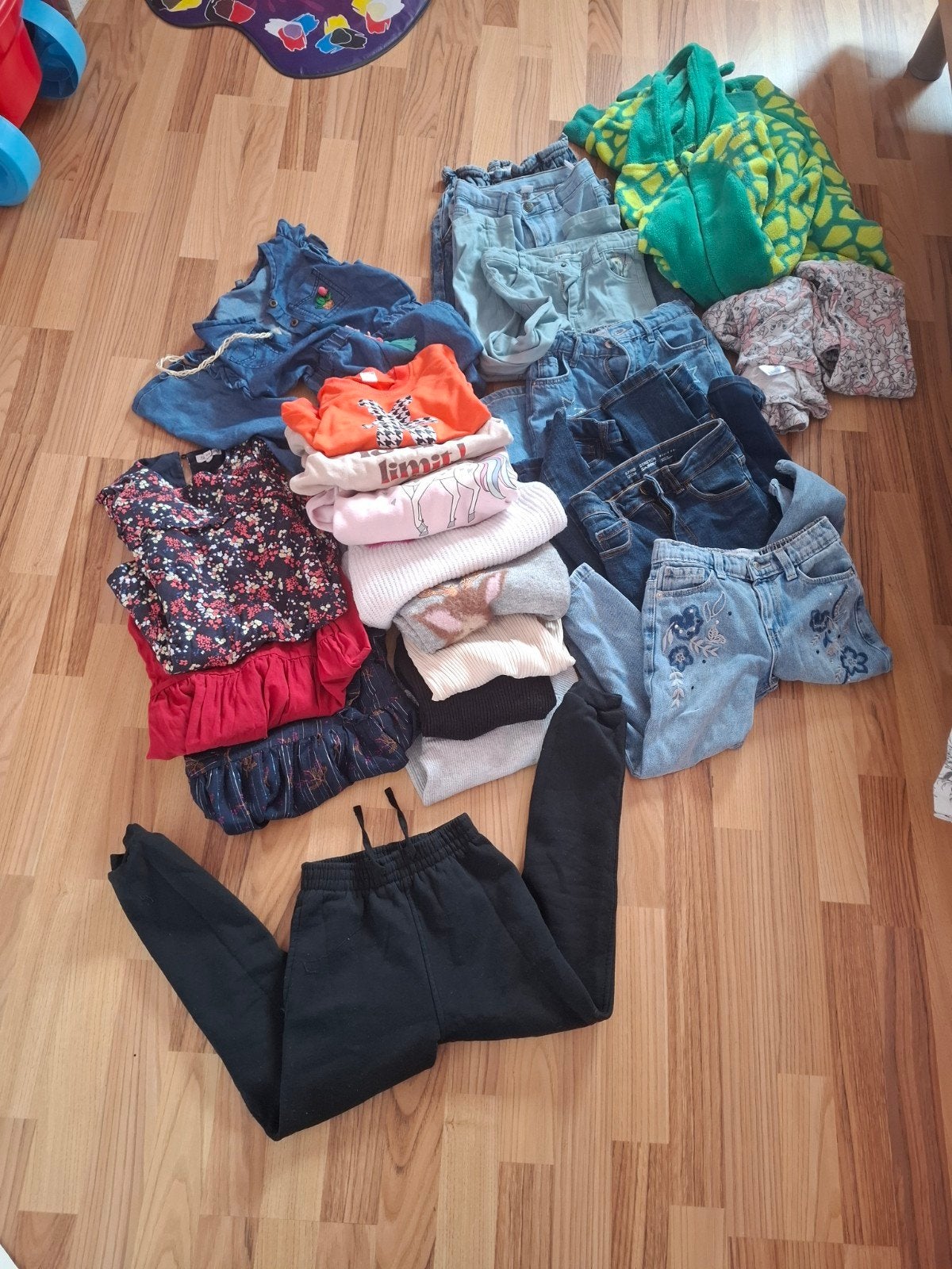 Lot de 22 pièces fille taille 110 116 soit 5 ou 6 ans, Enfants & Bébés, Enlèvement, Fille