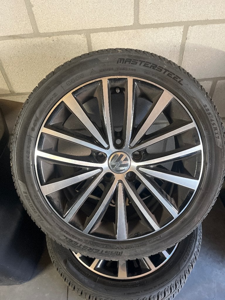 Vw velgen met band 225 45 r17, Autos : Pièces & Accessoires, Pneus & Jantes, Enlèvement, Jante(s)