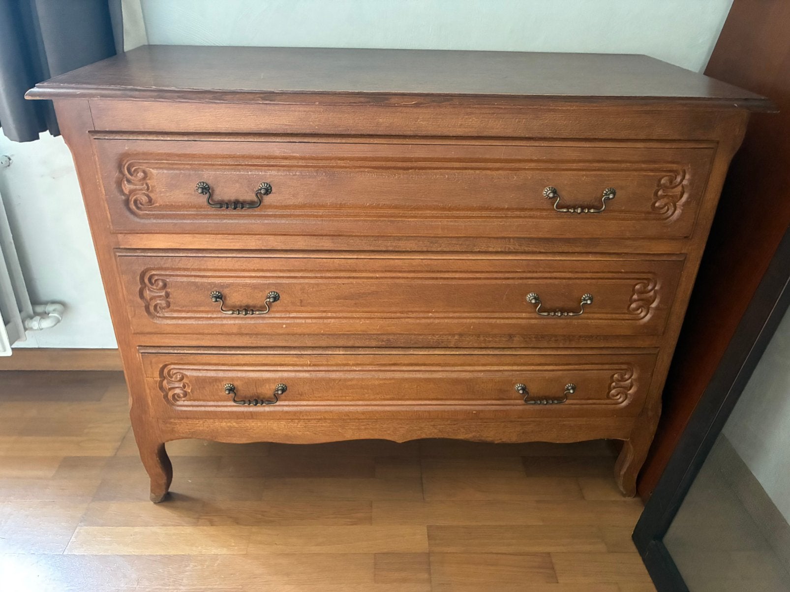 Ladekast  Franse eiken commode in Louis XV-stijl,, Ophalen, Zo goed als nieuw