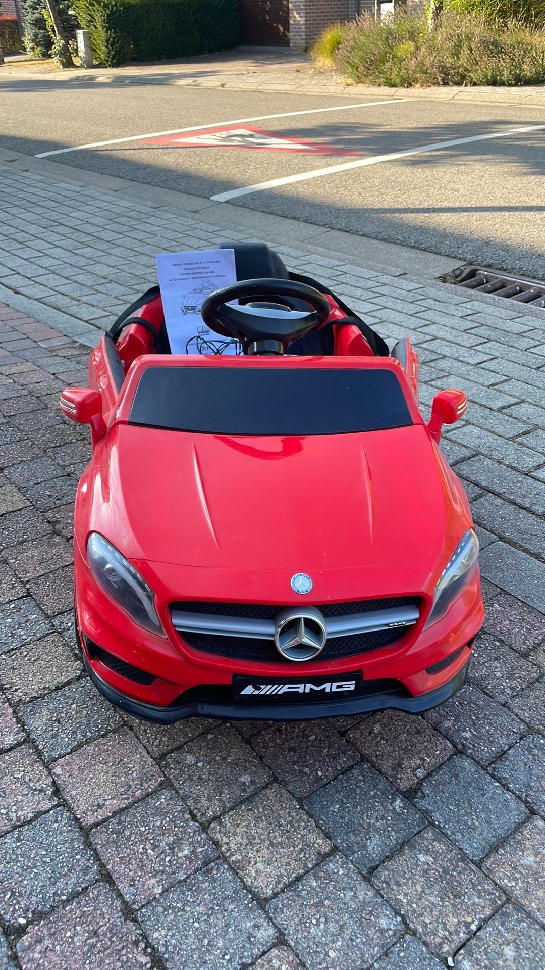 Mercedes elektrische auto met afstandsbediening, Kinderen en Baby's, Speelgoed | Buiten | Accuvoertuigen, Ophalen, Zo goed als nieuw