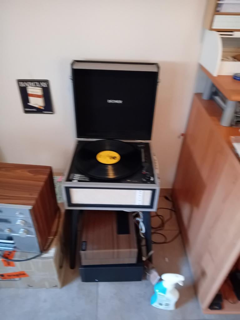 1 platenspeler en 3 oude radio s, Enlèvement