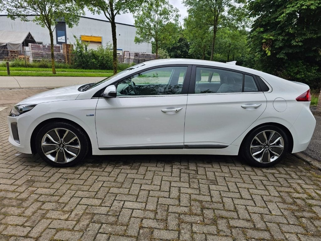 Hyundai Ioniq 1.6 Benzine Hybrid(Bouw2017/124.000Km)1J.Gar, Auto's, Hyundai, Euro 6, Wit, Leder, Bedrijf