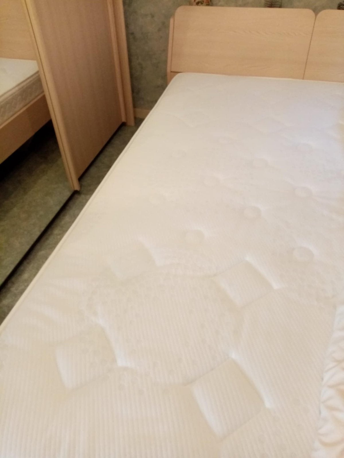 Matelas pour deux personnes en excellent etat., Maison & Meubles, Enlèvement, Comme neuf, Deux personnes, Matelas