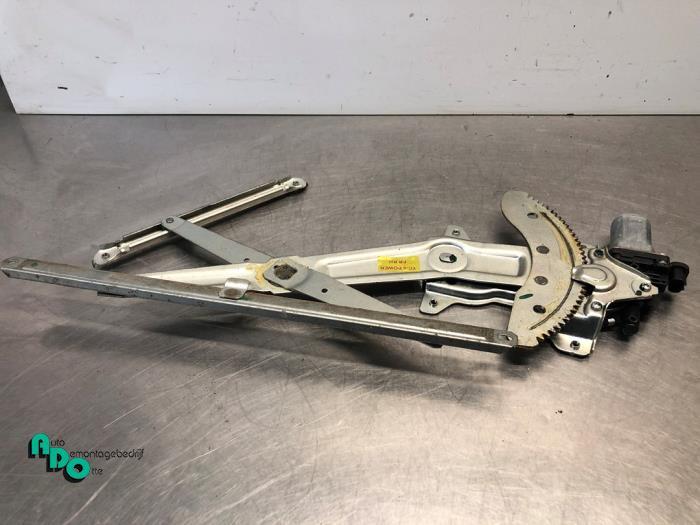 Ruitmechaniek 4Deurs rechts-voor van een Suzuki Alto (Alto 0, Gebruikt, -, -, Ophalen of Verzenden