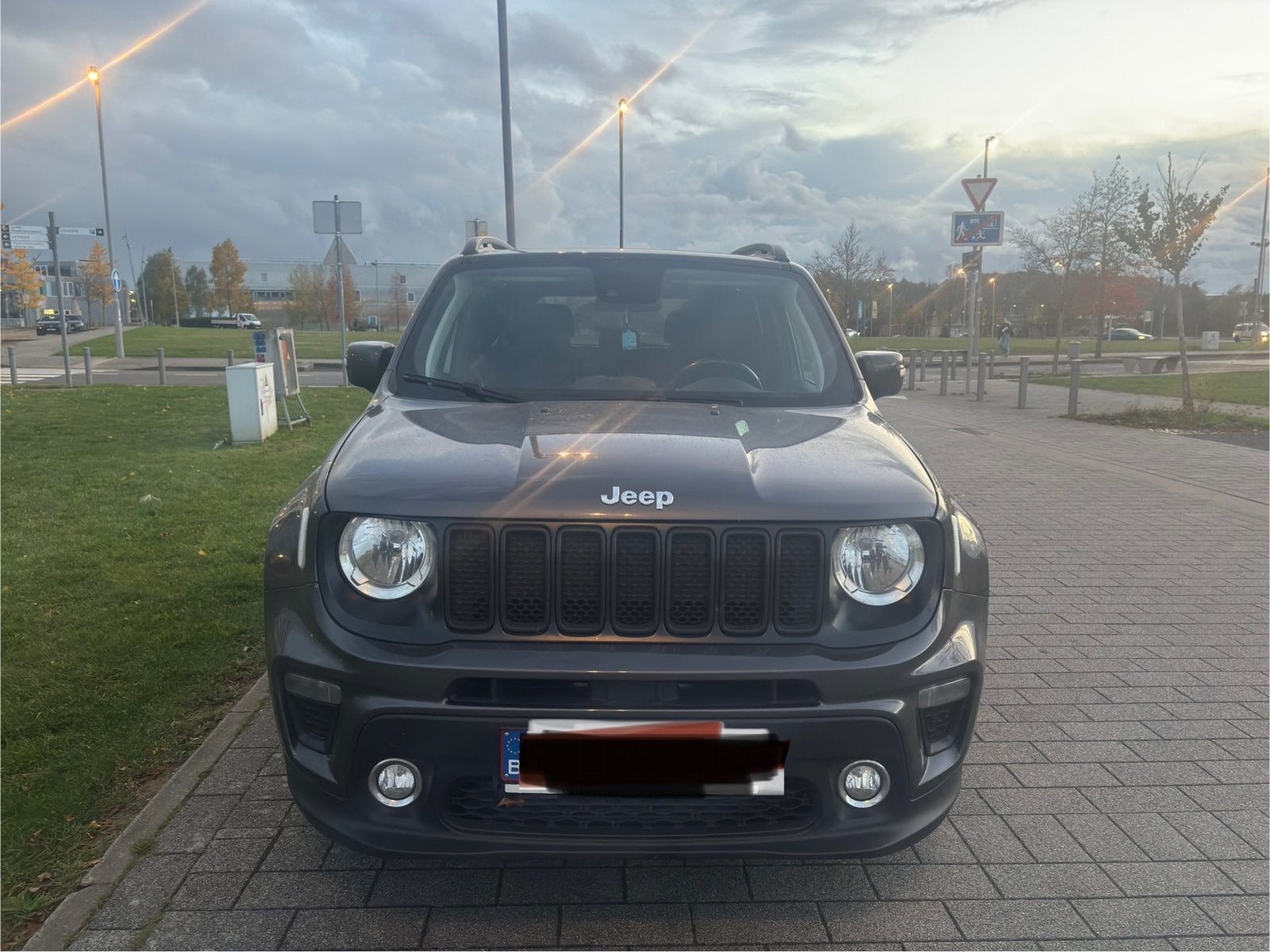 Jeep renegade grise 2019, Argent ou Gris, Euro 6, Carnet d'entretien, Noir