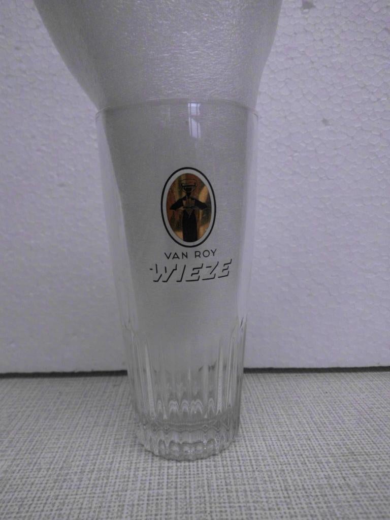glas Van Roy Wieze, Ophalen of Verzenden, Zo goed als nieuw, Bierglas