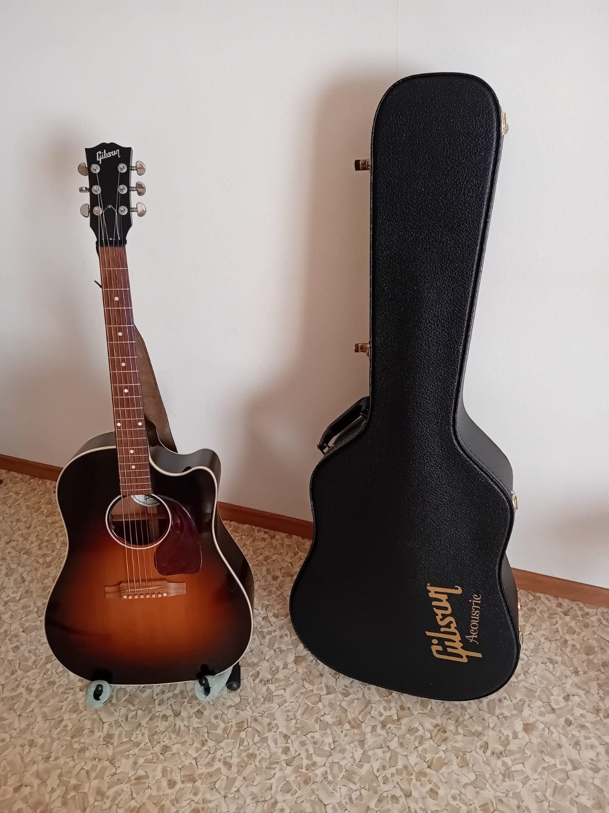 Acoustic GIBSON J45 EC sunburst (2017) met LR BAGGS, Muziek en Instrumenten, Ophalen