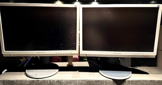 2 monitors Samsung, Computers en Software, Monitoren, Gebruikt, DVI, HDMI, VGA, In hoogte verstelbaar, Draaibaar, Kantelbaar, 5 ms of meer
