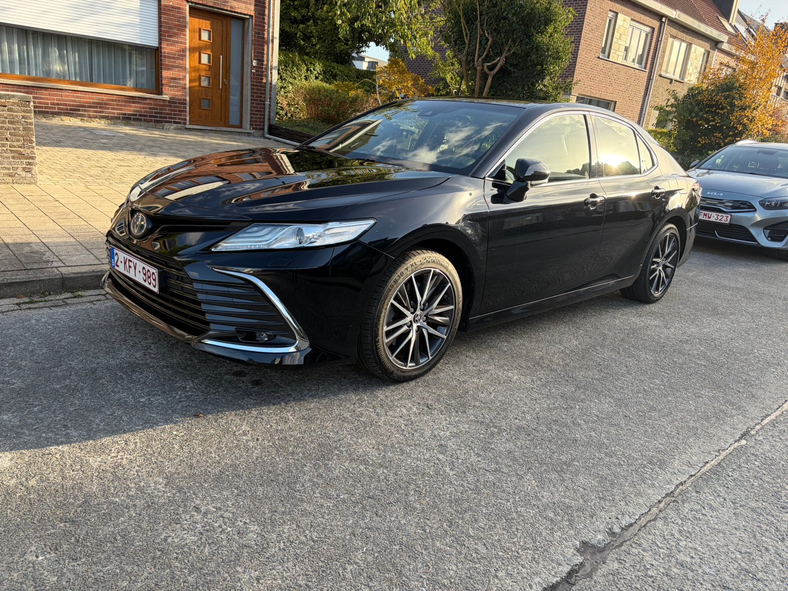 Toyota Camry 2.5 Hybrid Premium Plus . Btw aftrekbaar, Auto's, Automaat, 4 deurs, Leder, Bedrijf