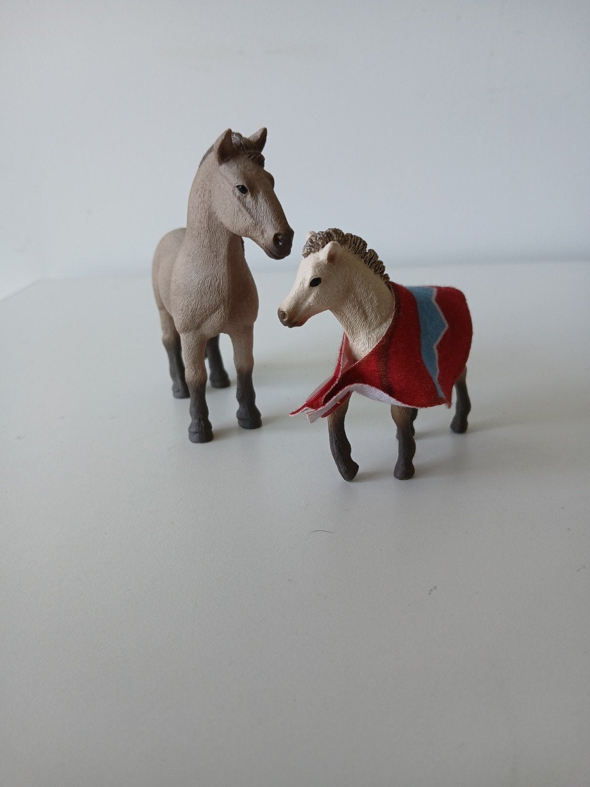 Schleich, ijslander merrie en veulen, Verzamelen, Ophalen of Verzenden, Gebruikt, Paard, Beeldje of Figuurtje