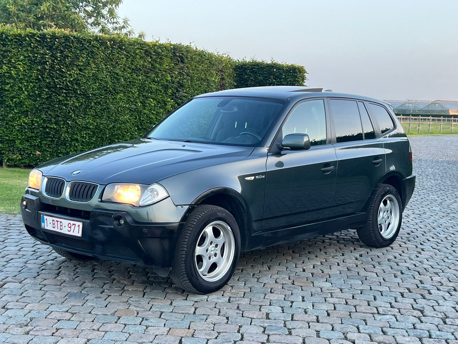 Bmw X3 2L Diesel panoramique, Auto's, Voorwielaandrijving, 4 deurs, Zwart, Leder