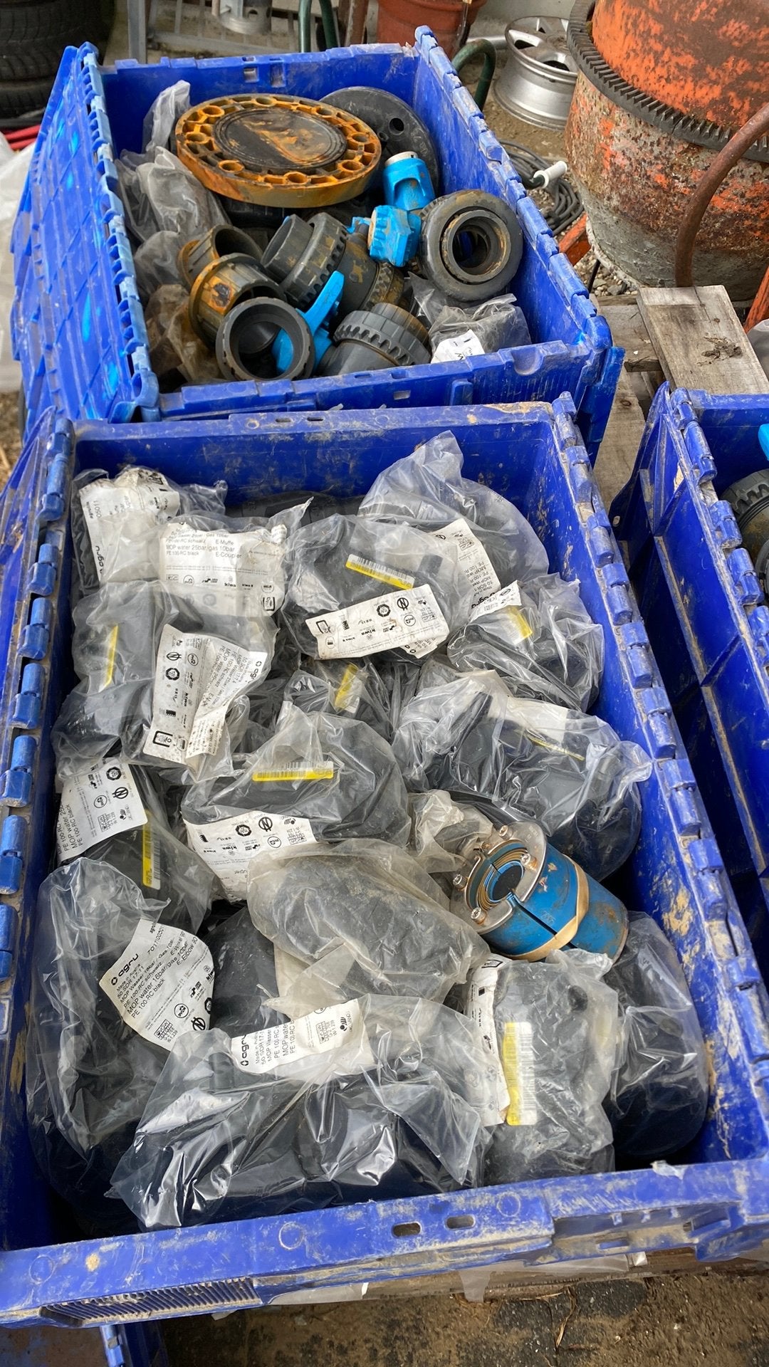Partij lasmoffen en verschillende afsluiters, Ophalen, Zo goed als nieuw